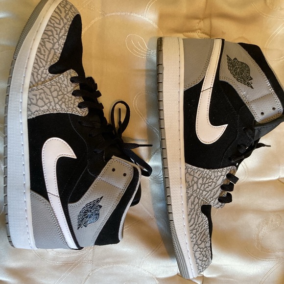 Jordan 1 mid SE Elephant Toe - Picture 1 of 2